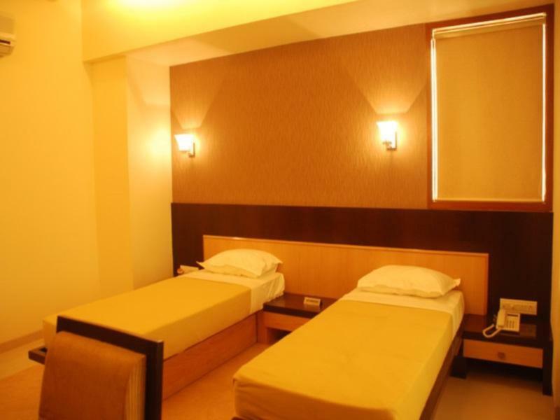 Hotel Lerida Thane Exterior photo
